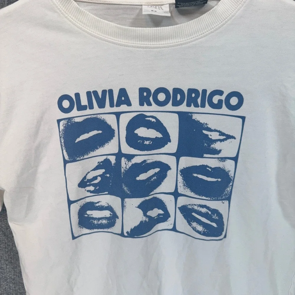 Zara Olivia Rodrigo Tshirt Girls 8-9 White Blue Lips Graphic Merch Concert Tee
